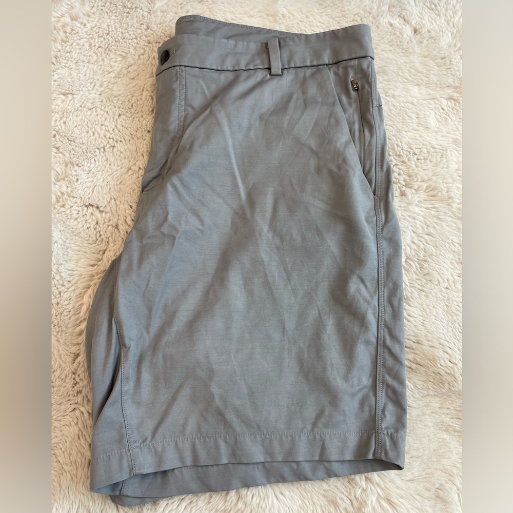 Lululemon 9” grey commission short size 40 - Picture 4 of 7